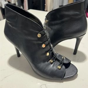 Enzo Angiolini Frances Black Leather Peep Toe Bootie Boots Heels Sz 8.5.